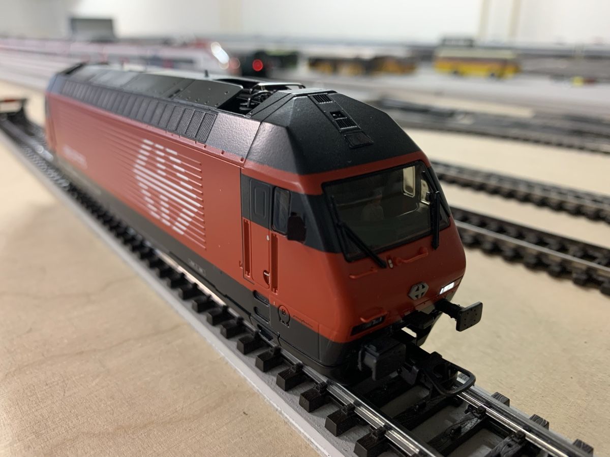 Roco Modellini di ferrovie: Roco SBB Re 460 Gütsch Refit AC Sound – Usato da Bern venduto da Fribi013 2