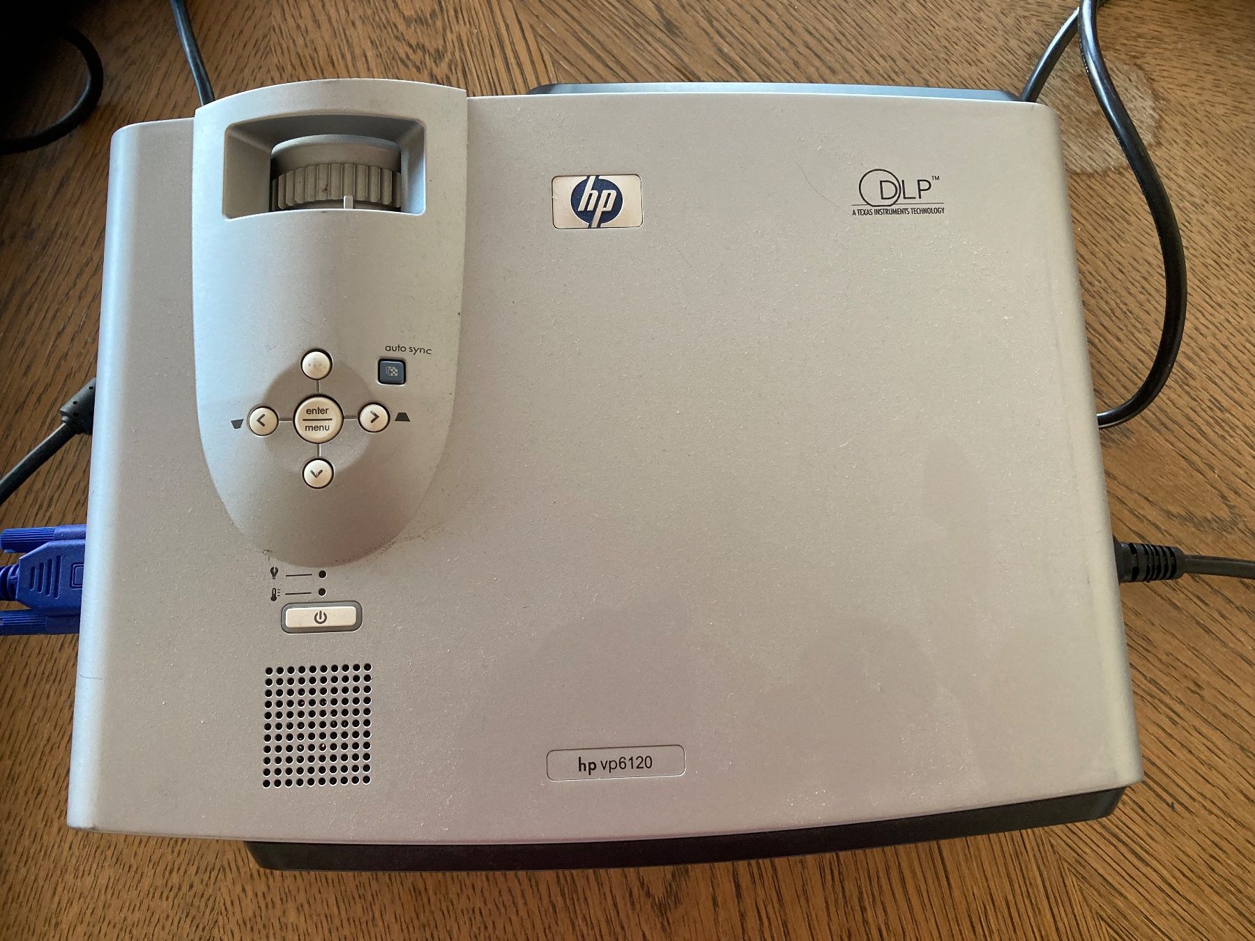 Hewlett Packard Videoprojektoren: Beamer HP Vp 6120 – Gebraucht aus Wildegg von Rider59