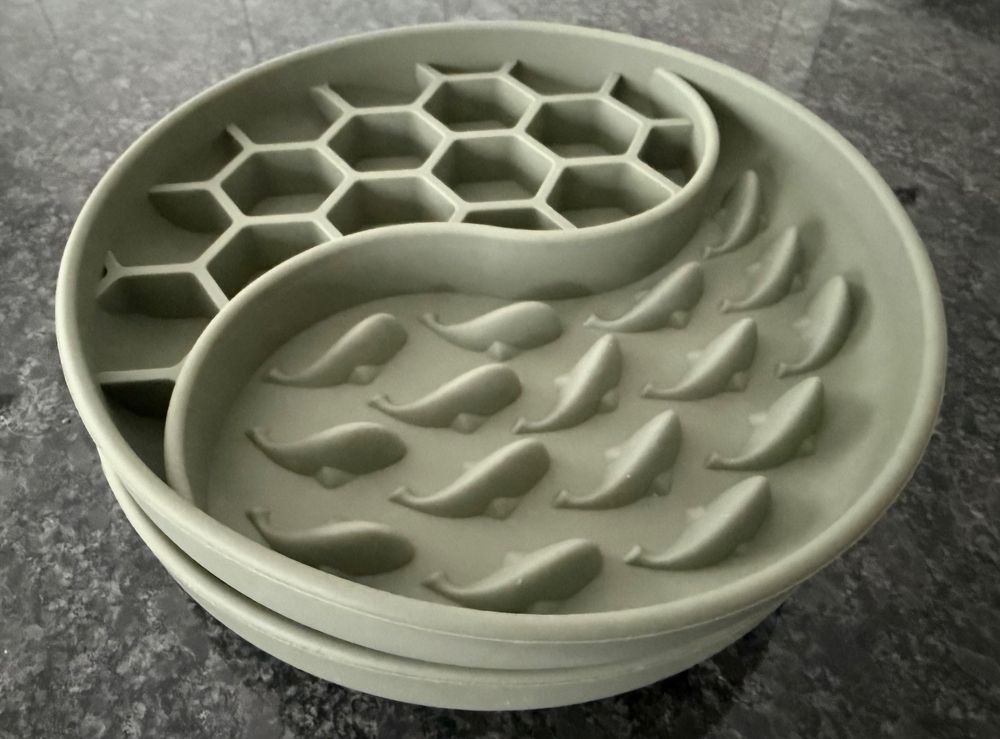 2x Slow Feeder / Schleckmatte für den Hund von TIAKI 2