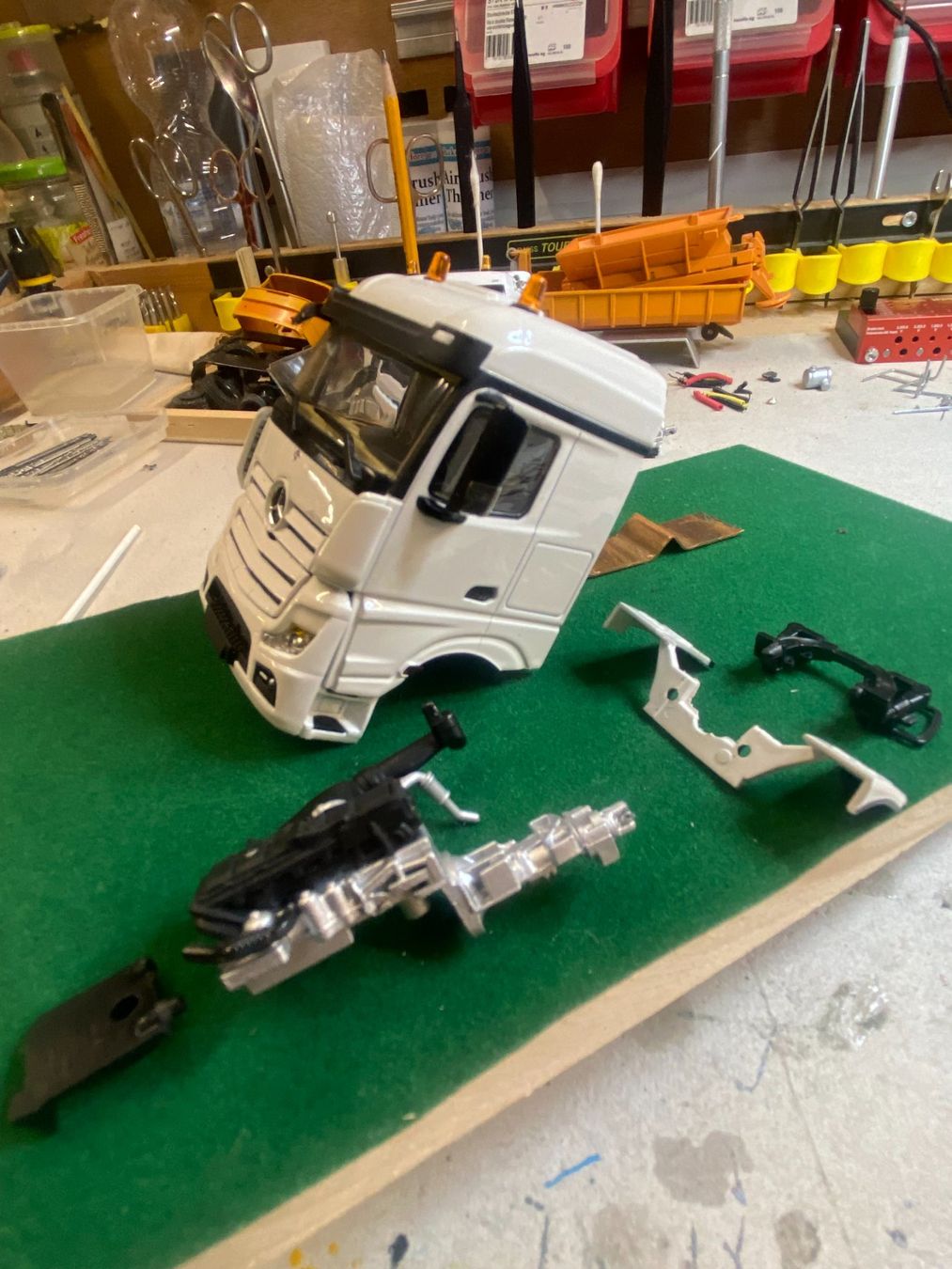 WSI Models Kit di modellismo & Modellini statici: MB Actros Kabine 1/50 WSI – Nuovo (secondo la descrizione) da Baar venduto da TOTO63 5