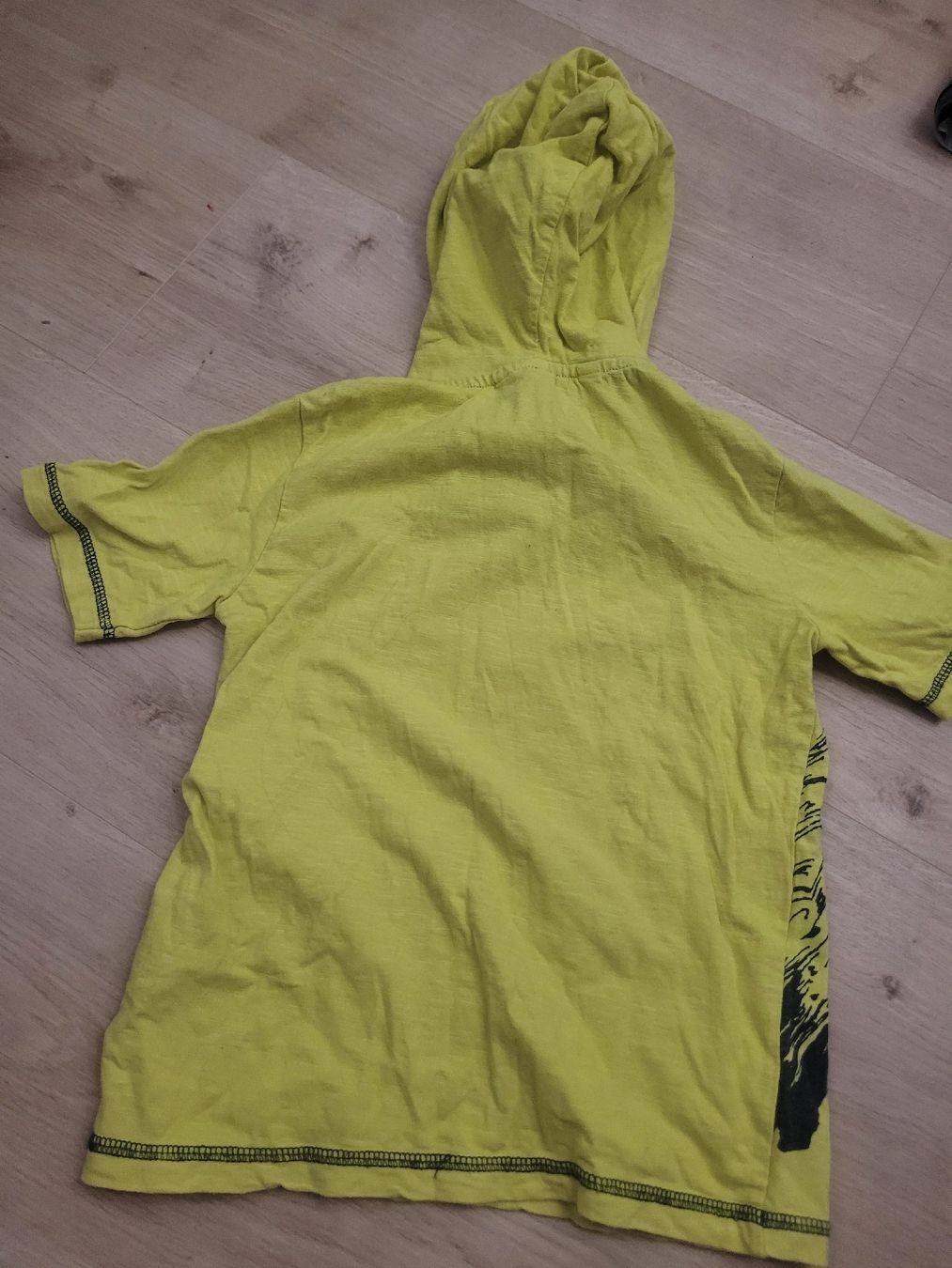 Camicie, T-shirt & Polo: tolles Shirt Gr. 104 – Usato da Lupsingen venduto da sta_wgg5 4