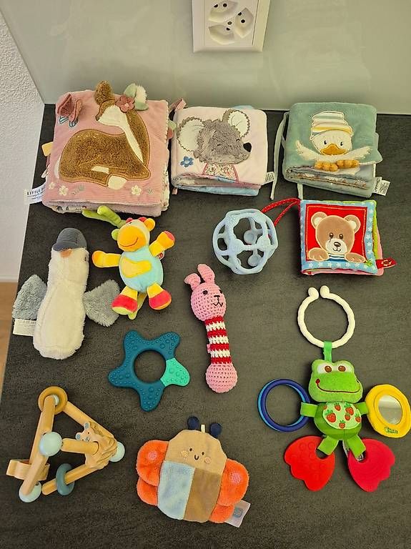 Spielzeuge: Babyspielsachen – Gebraucht aus Pfungen von Vsinu