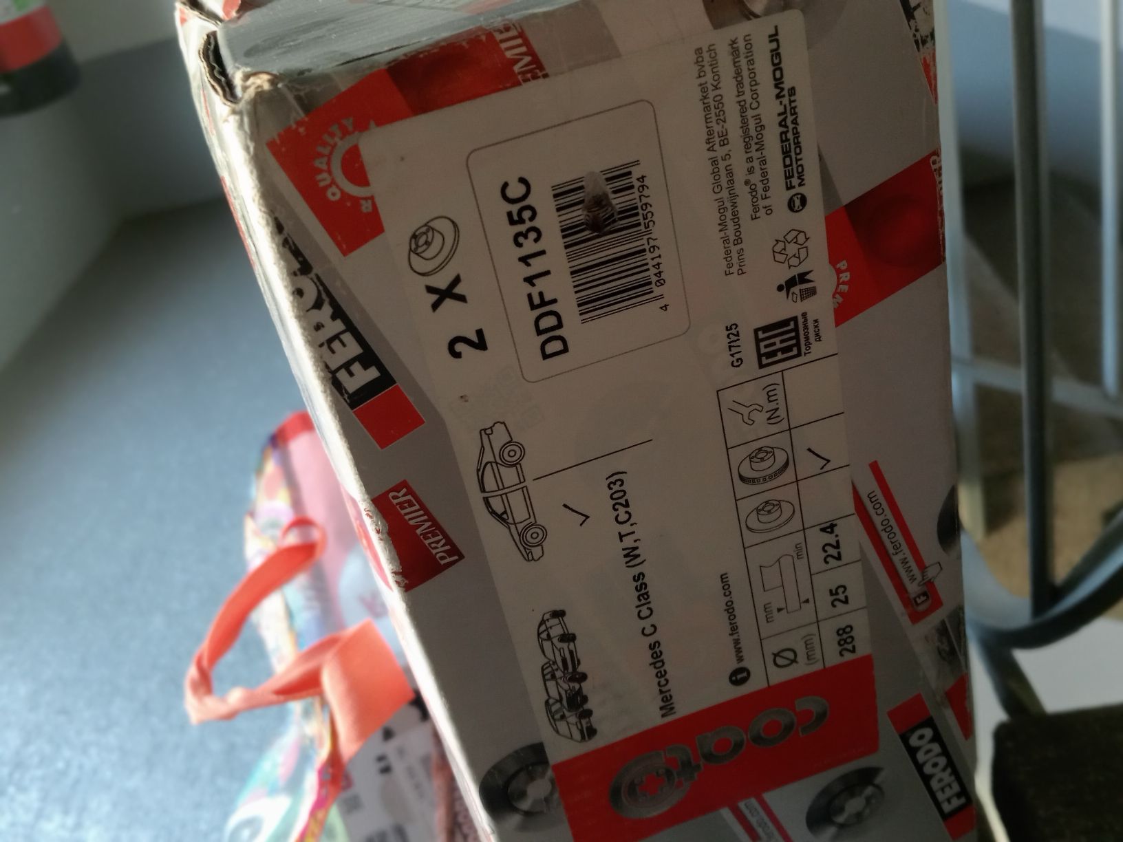 Mercedes-Benz Toutes les pièces auto: kit de freins Mercedes C Class – Neuf avec emballage d'origine à Biel/Bienne par ri-k2503 1