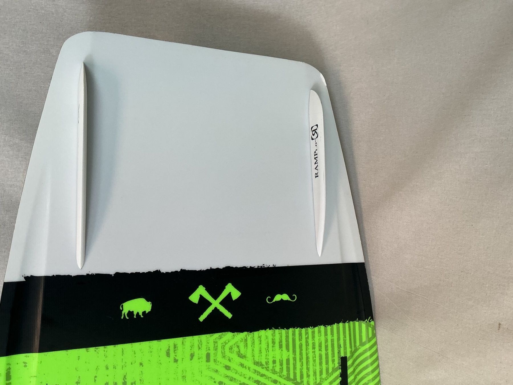 Ronix Surfboards & Schwimmbrette: RONIX Wakeboard the District 150 cm / Gr. 40 - 45.5 – Gebraucht aus Richterswil von Restwert_Richterswil 8