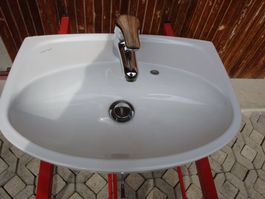 Waschbecken inkl. Armatur