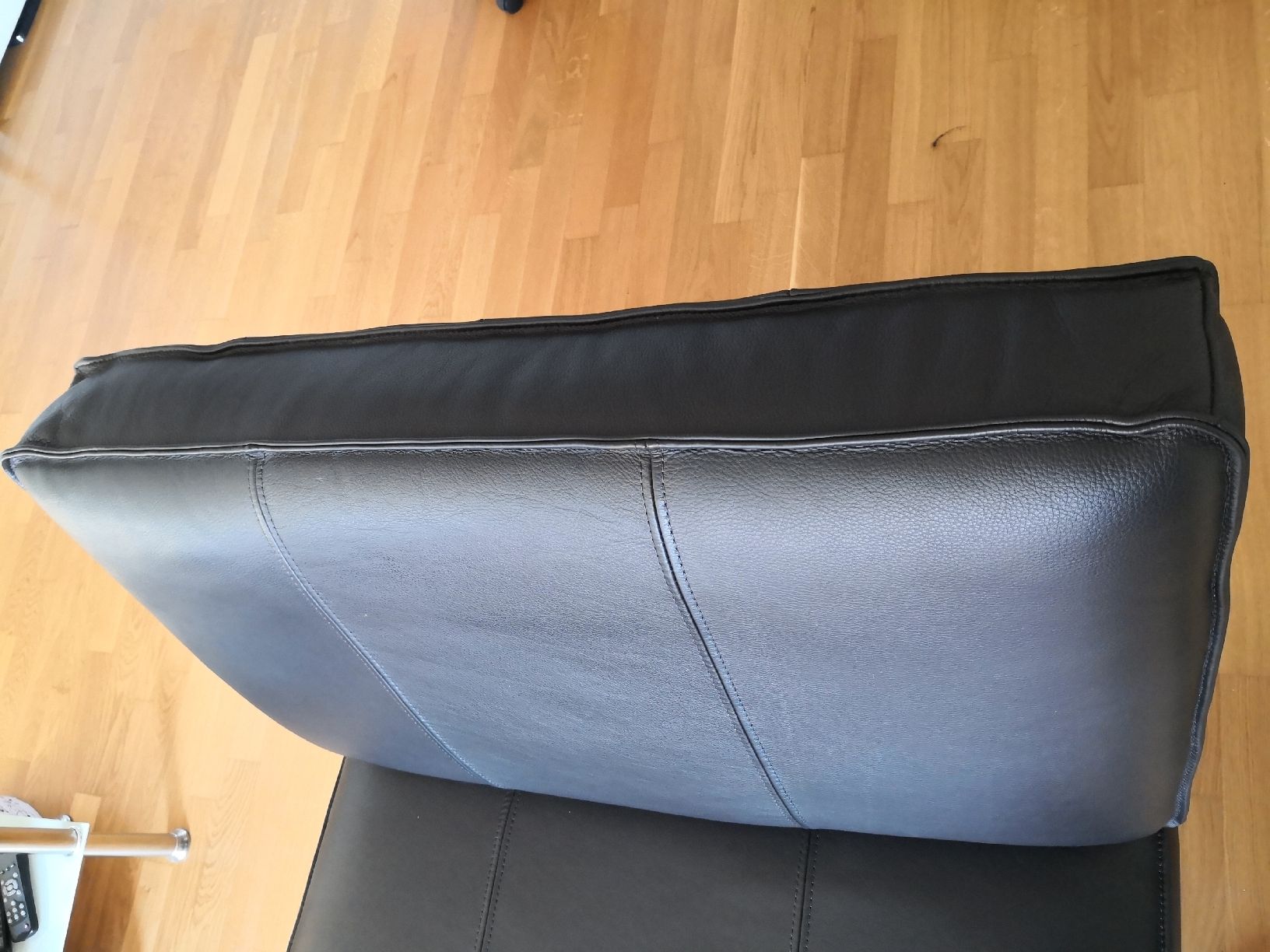 Ikea Sofas: Schwarzes Ledersofa Ikea – Neu (gemäss Beschreibung) aus Dietlikon von len_6qjk 2