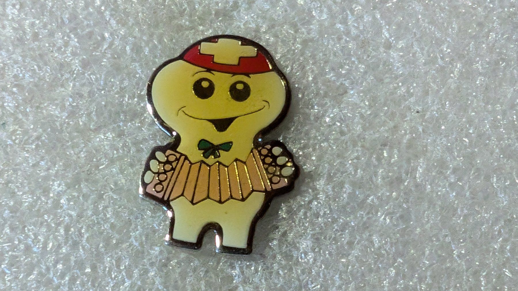 Placchette & Badge: Ansteckpin 223: Maga Bio – Usato da Oppligen venduto da Pin-Fall-Shop