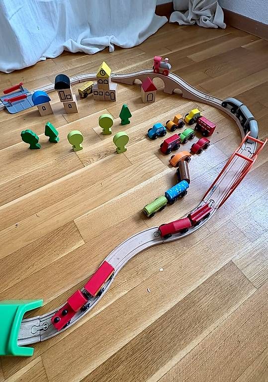 Ikea Giocattoli: Circuit et petits trains en bois IKEA – Usato da Nyon venduto da cin_v5bd 2