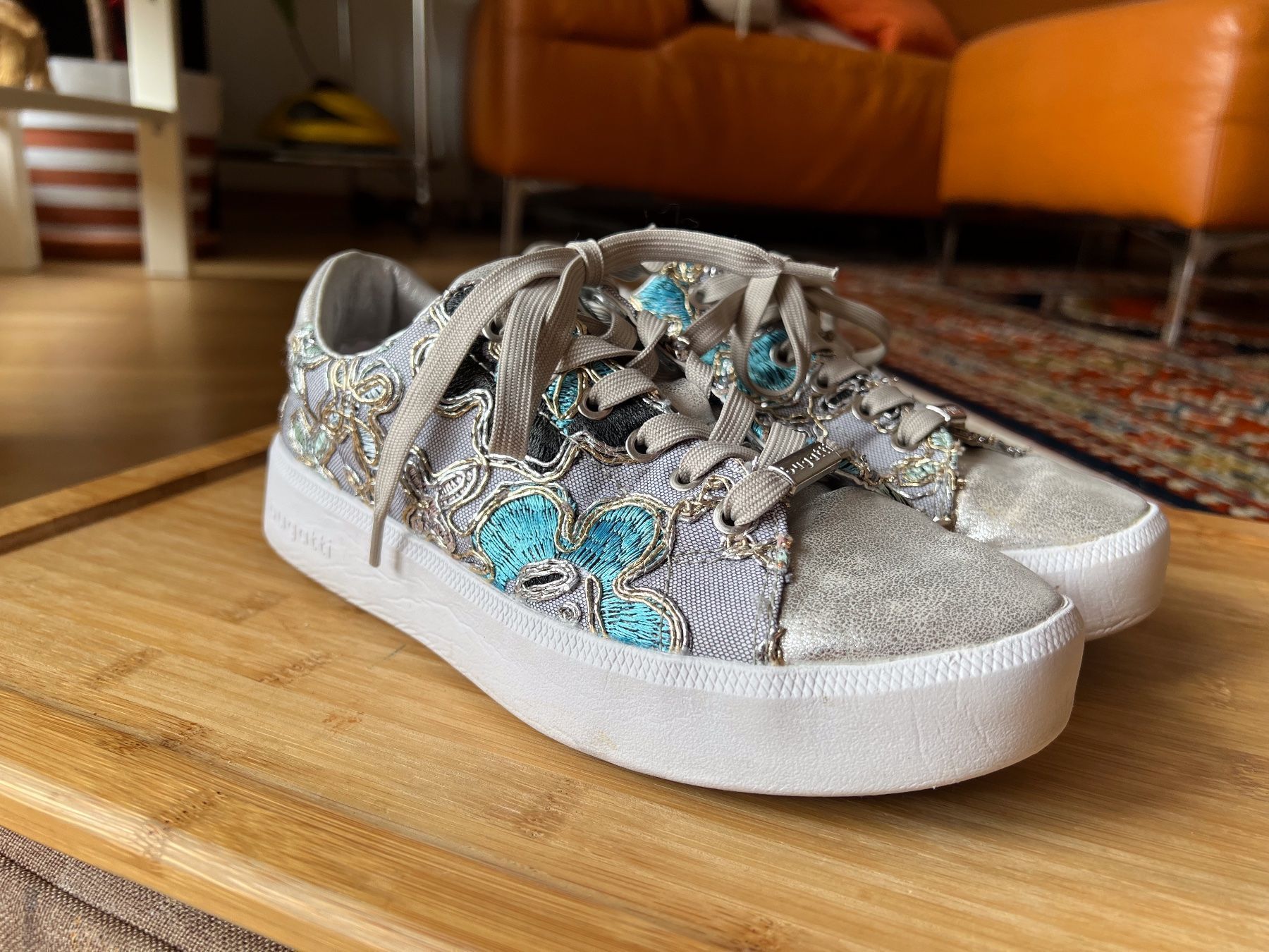 Bugatti Scarpe da donna: Bugatti Schuhe - Einlegesohle aus echtem Leder, Größe 37 – Usato da Tafers venduto da JP911