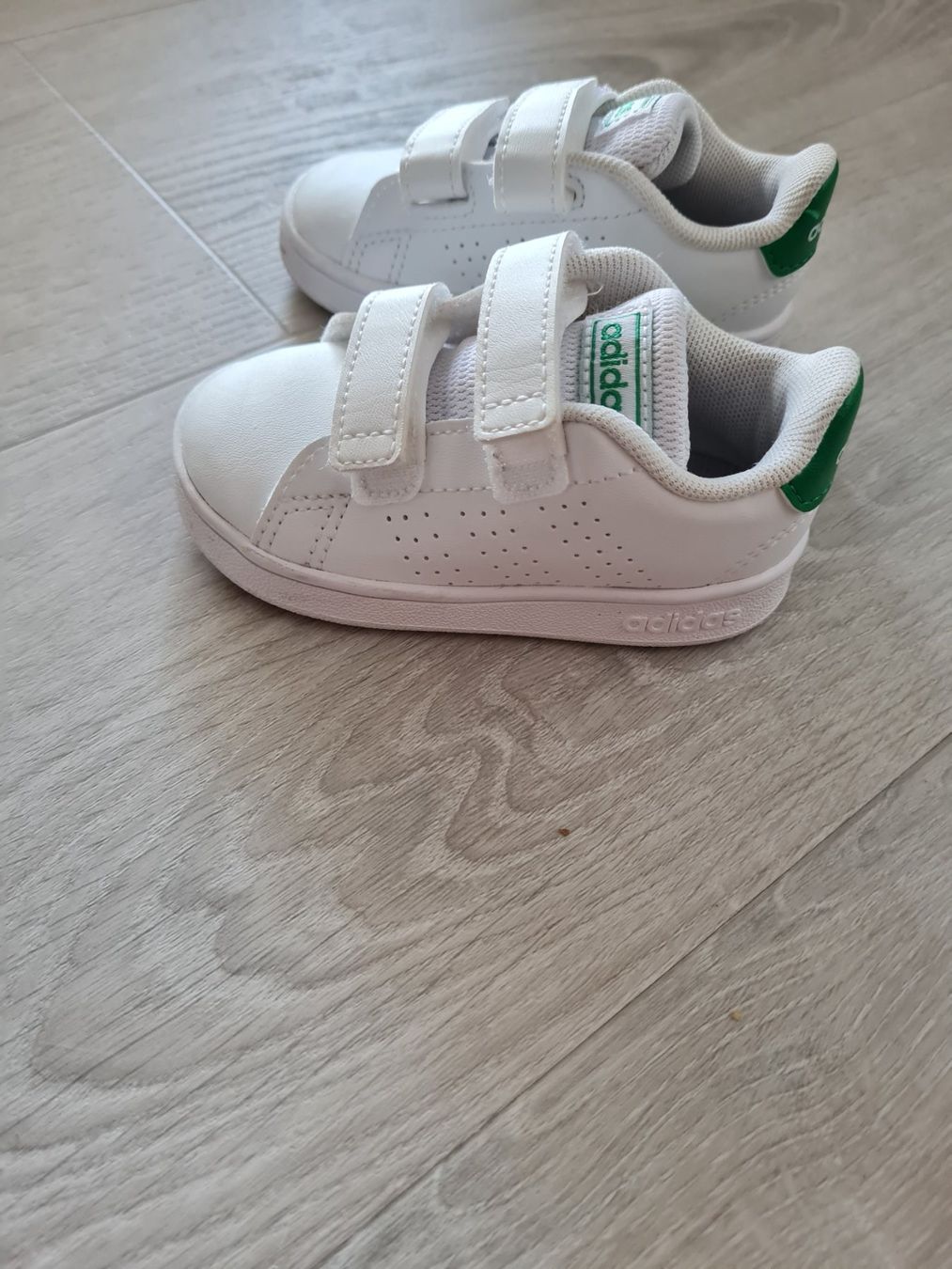 Adidas Schuhe für Jungen: Adidas Sneaker Gr. 20 Baby – Neu (gemäss Beschreibung) aus Wallisellen von T8304T