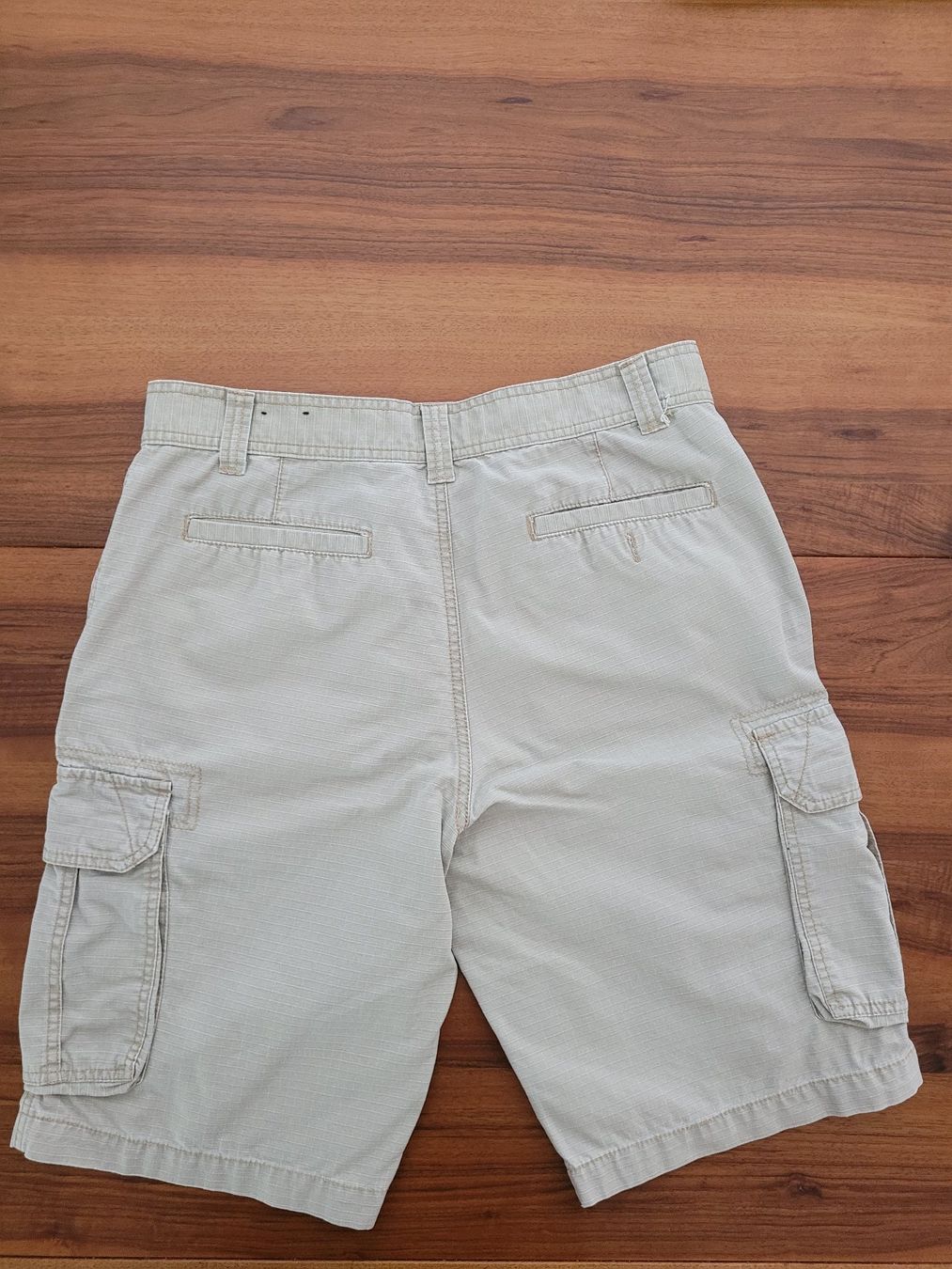 Pantaloni: Supplies Cargo Shorts, Gr. 32 – Usato da Birrwil venduto da Mischabel1 2