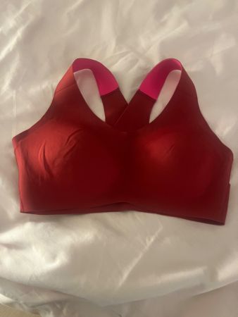 Sport-BH rot mit pinken Trägern