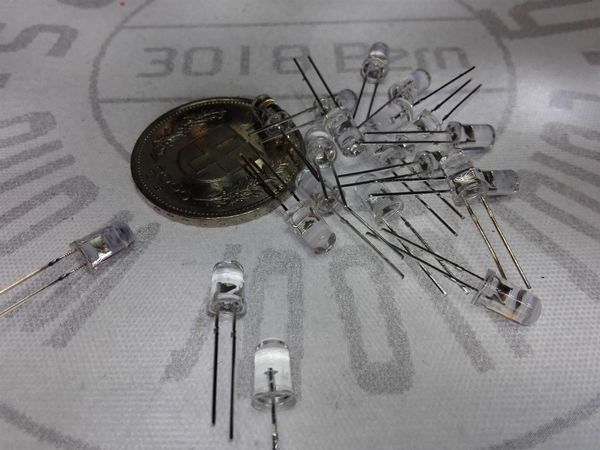 Componenti elettronici: Flacker-LED 5mm klar/rot, 2 Stück – Nuovo (secondo la descrizione) da Luzern venduto da Salefactory 2