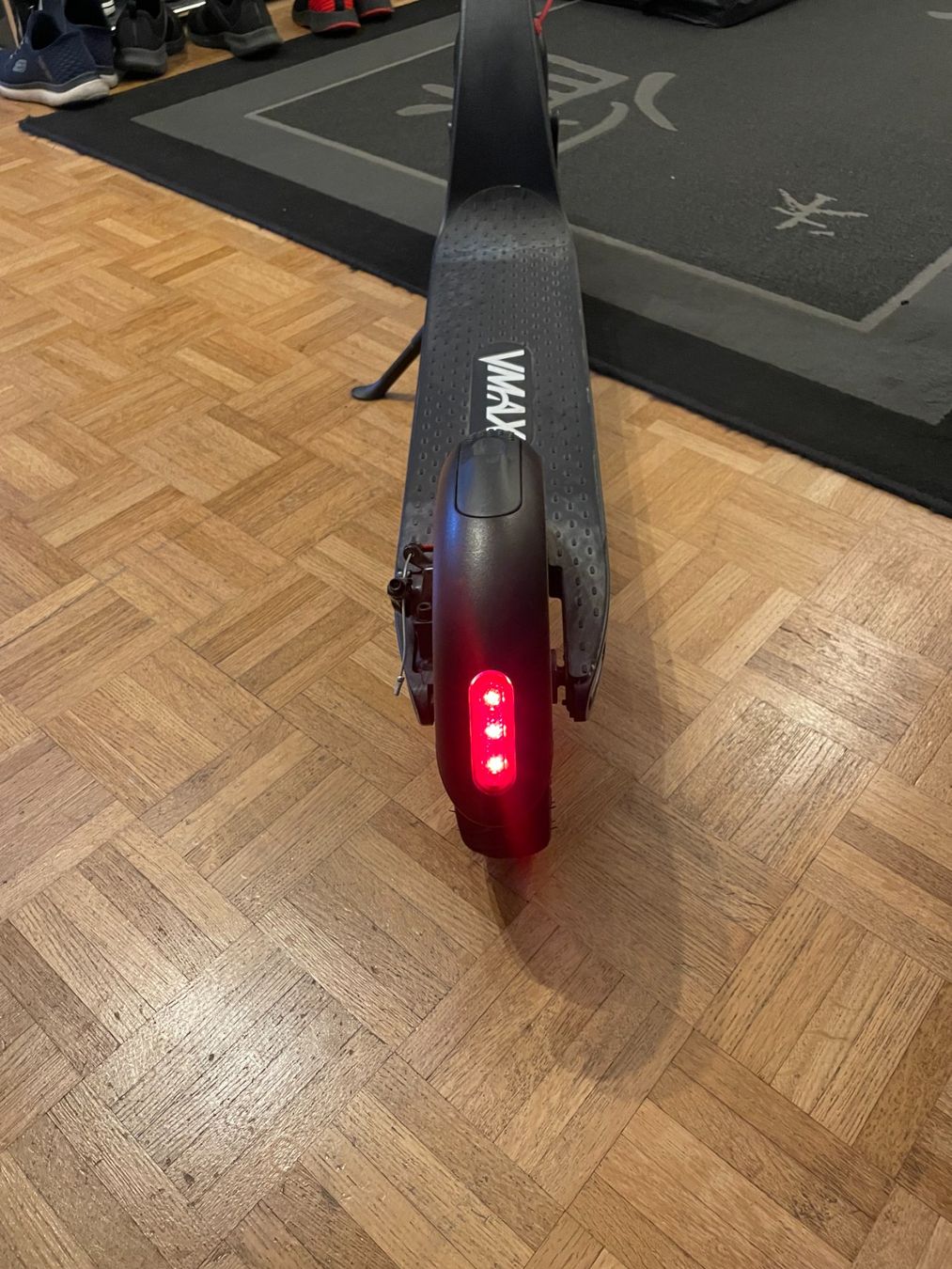 VMAX Kickboard: Toller gut erhaltener VMAX E-Scooter – D'occasion à Bubendorf par Stine61 3