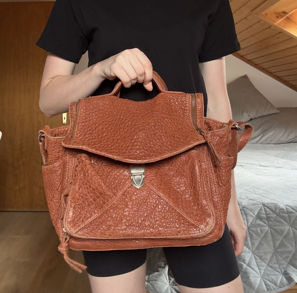 Borse da donna: Sac Petite Mendigote en cuir véritable – Usato da Vuippens venduto da Anna_as