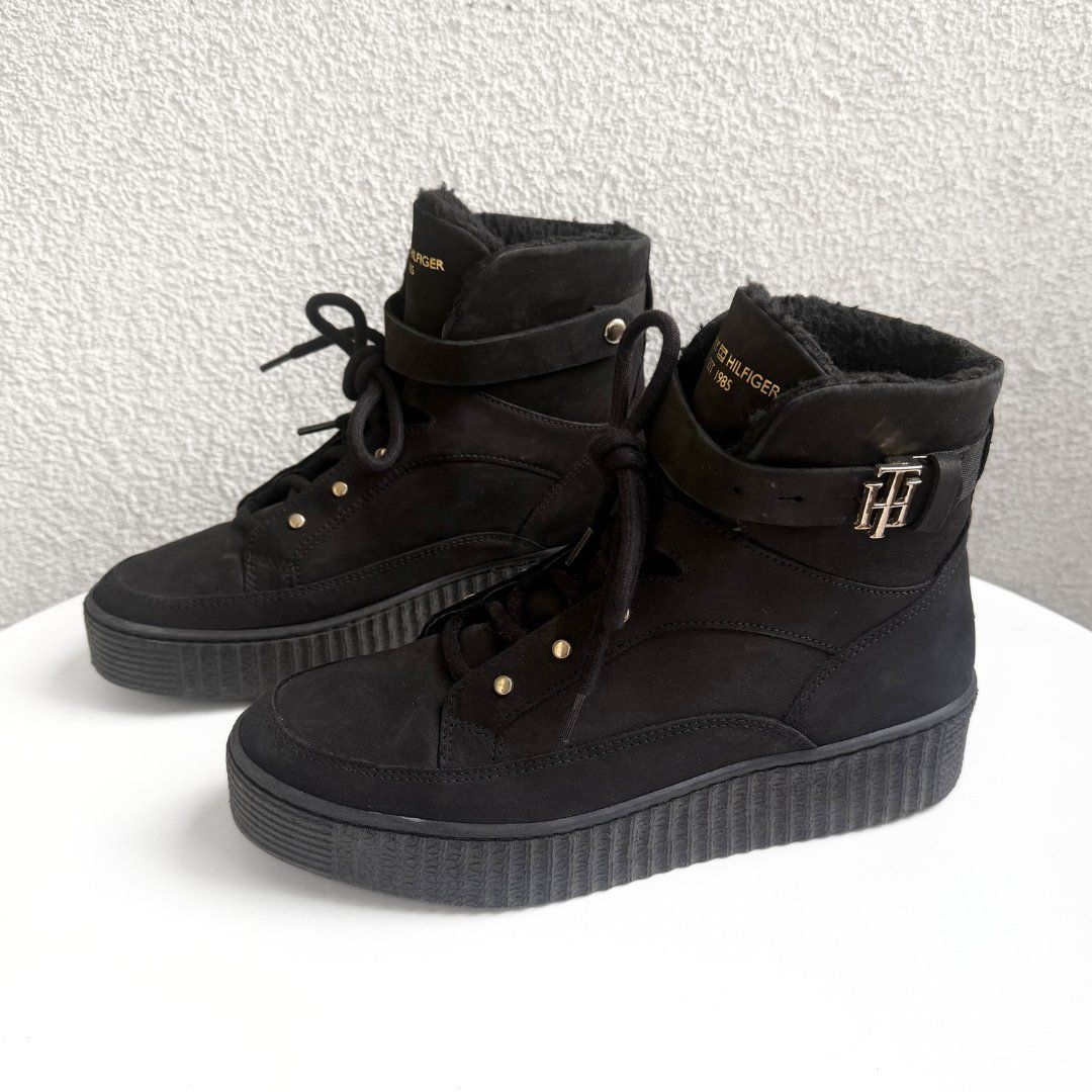 Damenschuhe: TOMMY HILFIGER Bottes Noires - Taille 39 – Gebraucht aus Vevey von secondlifevevey