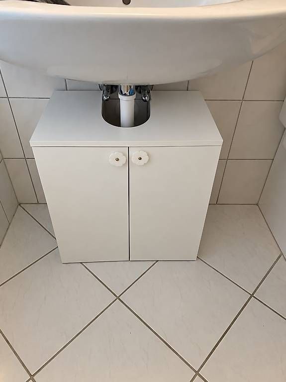 Badezimmermöbel: Badezimmer Lavabo Möbel – Gebraucht aus Wädenswil von Itna