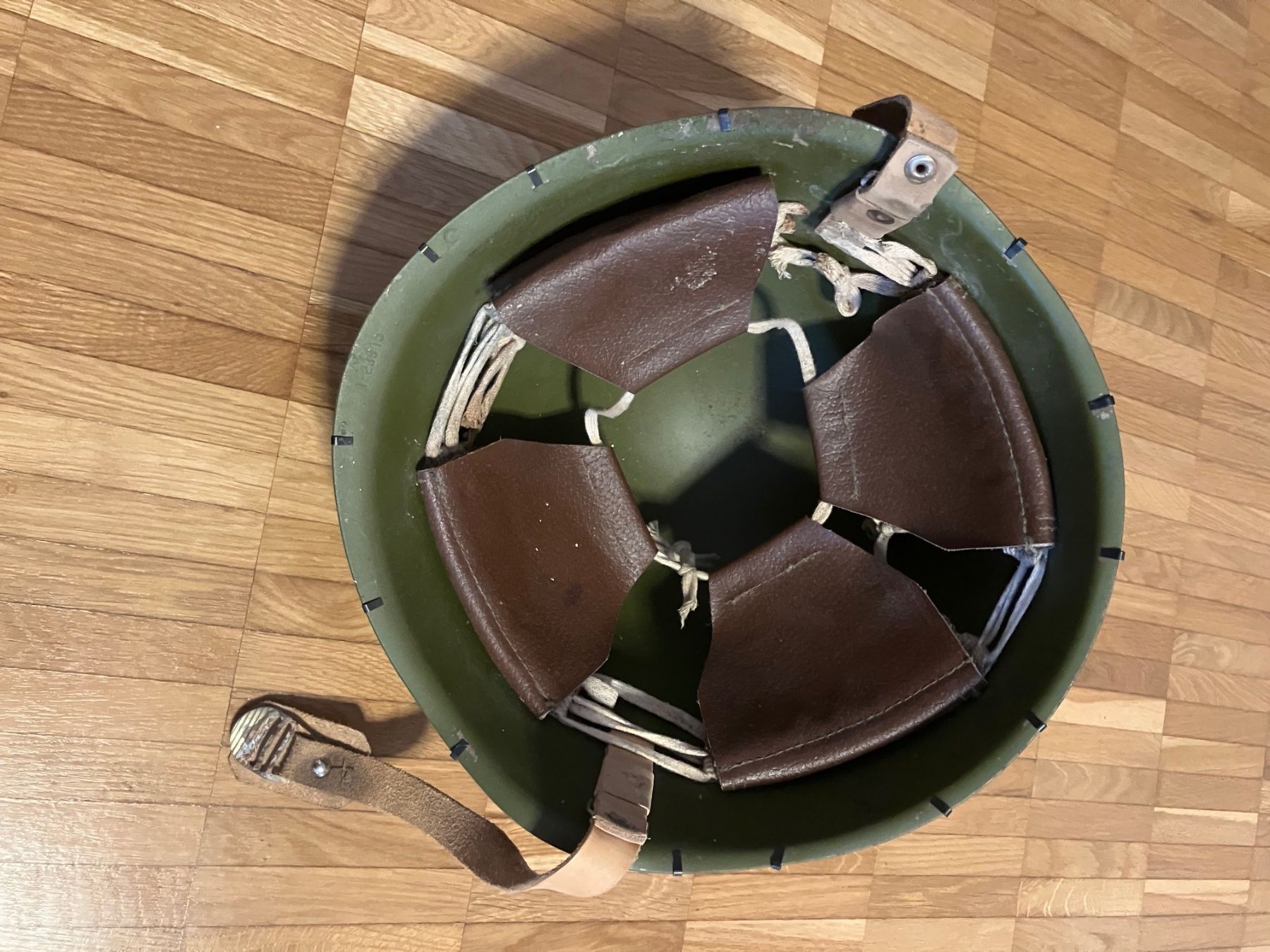 Uniformen & Effekten: Stahlhelm – Gebraucht aus winterthur von cartilage 2