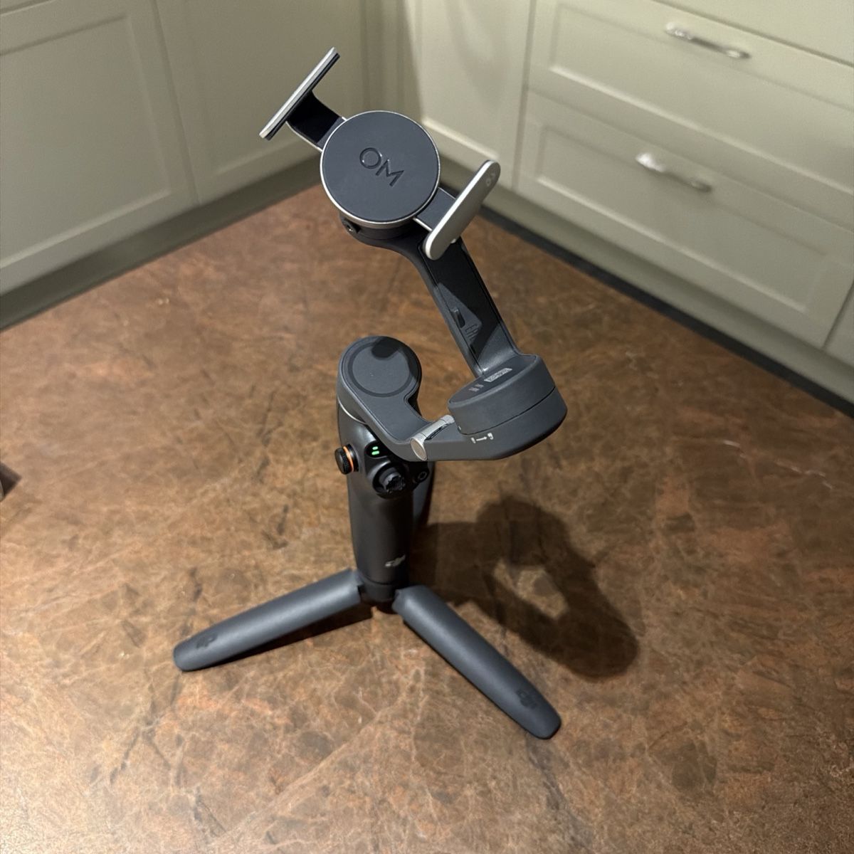 DJI Treppiedi & Teste: Dji Osmo Mobile 6 – Nuovo (secondo la descrizione) da Aegerten venduto da enm_fq8w 3