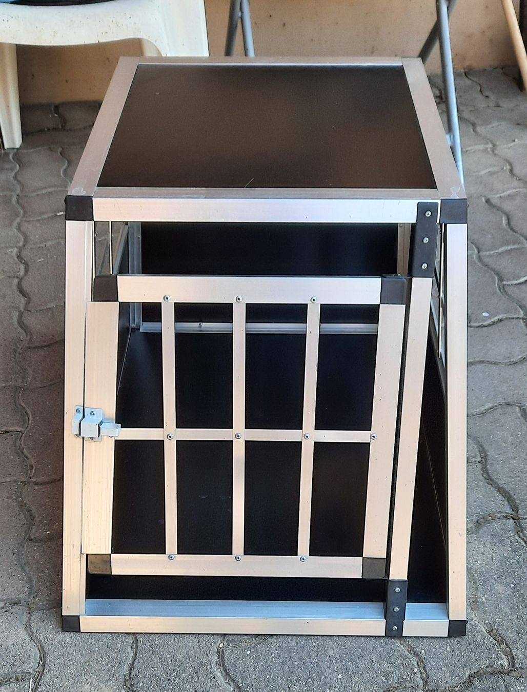 Cucce & Letti: Hundebox Aluminium Schwarz Gebraucht  – Usato da Oltingen venduto da Rige2