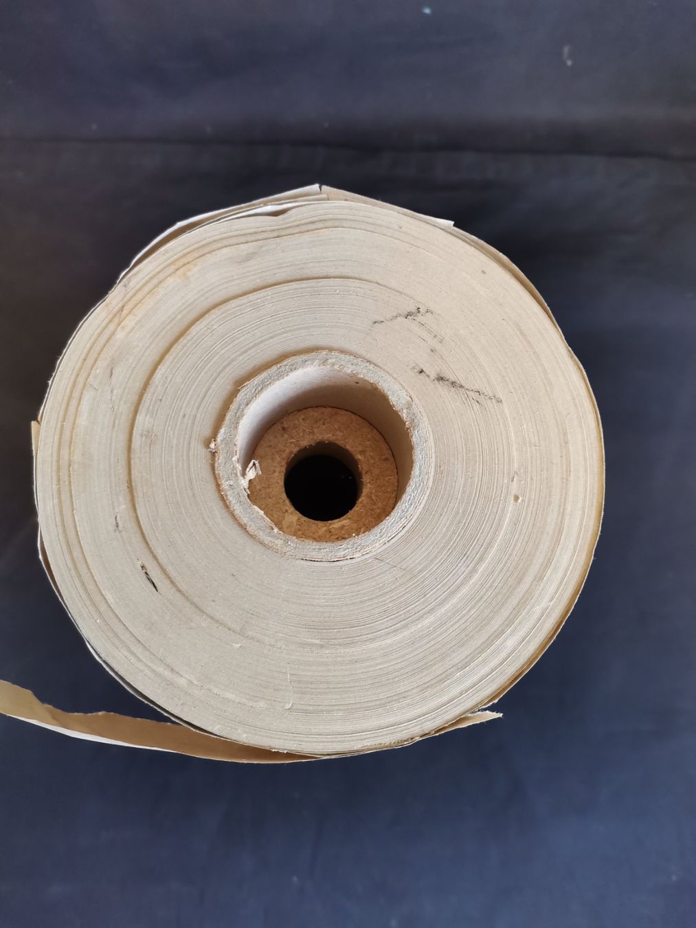 Carta: Abdeckpapierrolle, Papierrolle, Abdeckpapier Rolle, Maler – Usato da Wiedlisbach venduto da materialkreislauf 1