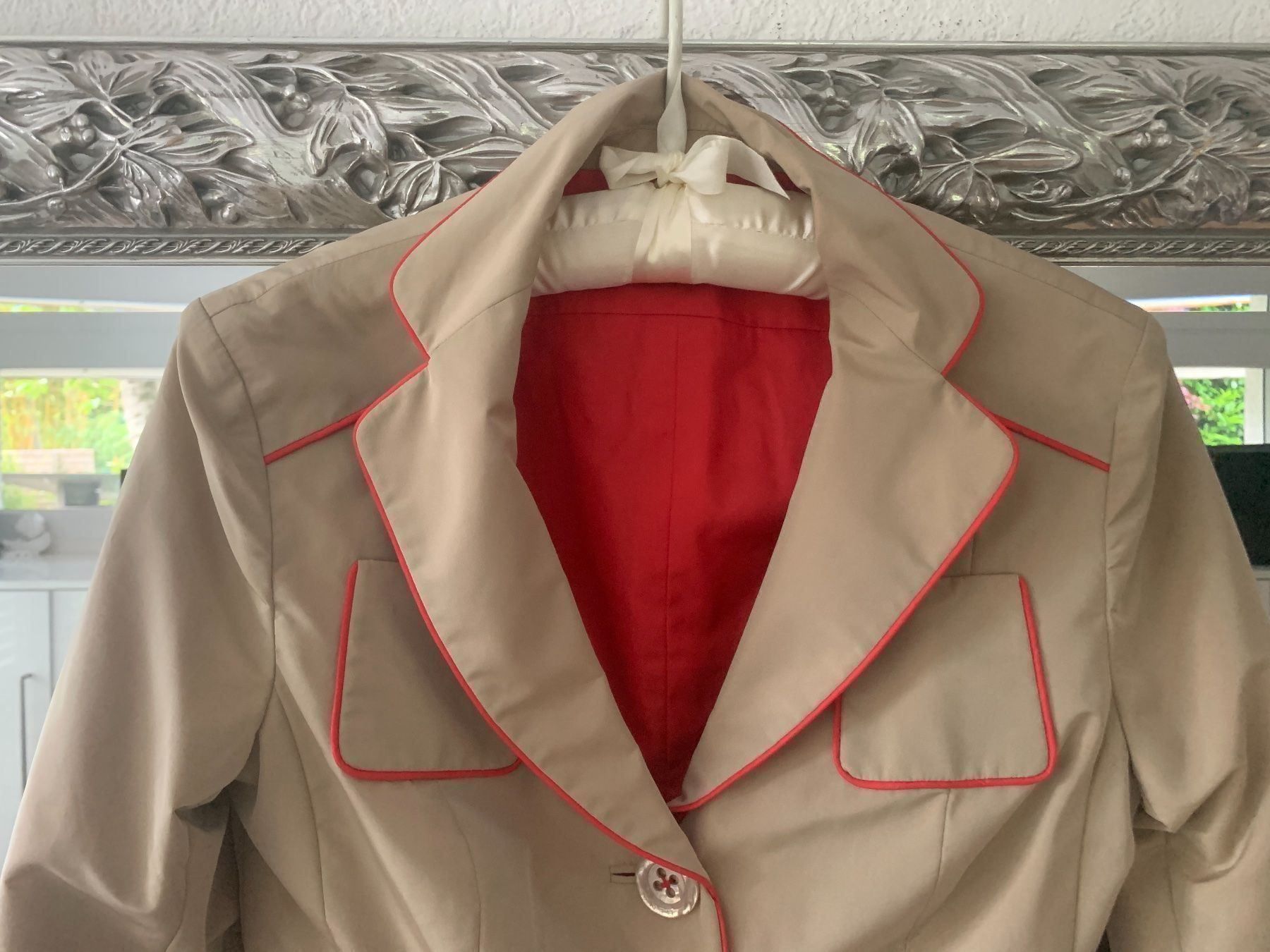 Giacche: Rena Lange Blazer, rot oder beige – Nuovo e nell'imballaggio originale da Hombrechtikon venduto da Herbstsonne 3
