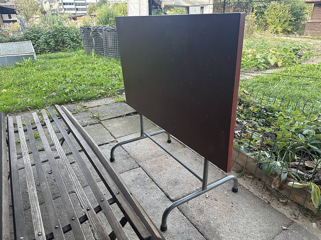 Tische: Blechtisch Gartentisch Klapptisch – Gebraucht aus Luzern von Jeremija 2