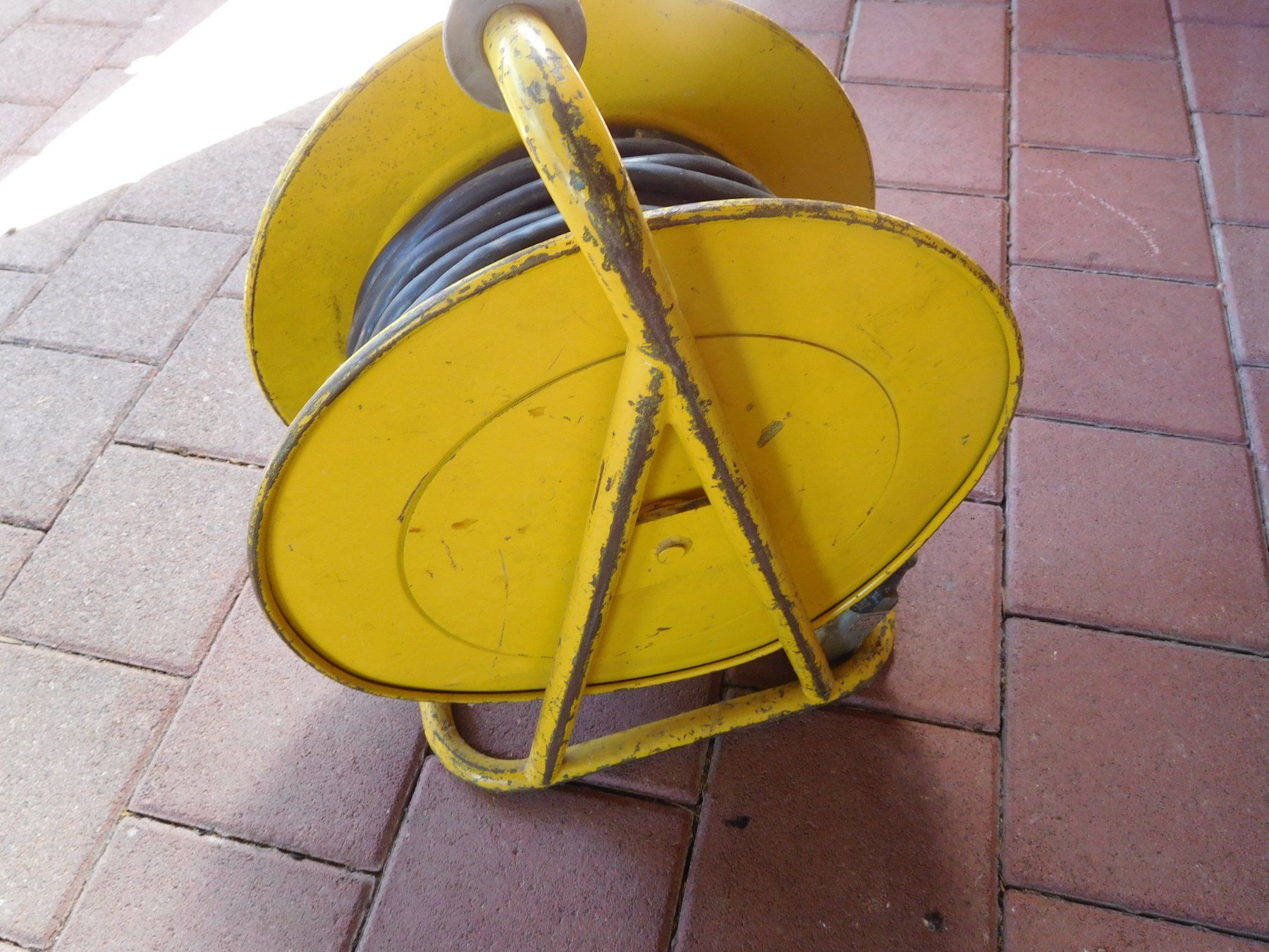 Câbles: Kabelrolle 380Volt – D'occasion à Wallbach par Pitralon1 1