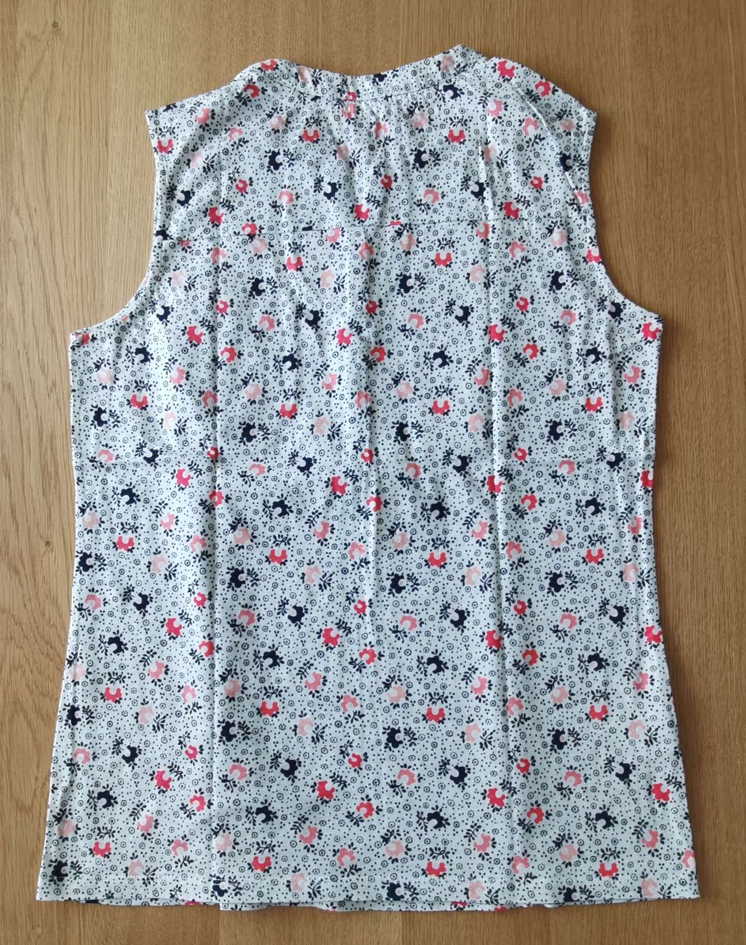 Laura Ashley Top: Trägershirt in weiss mit Blumen – Usato da Zug venduto da WickiPanda 1