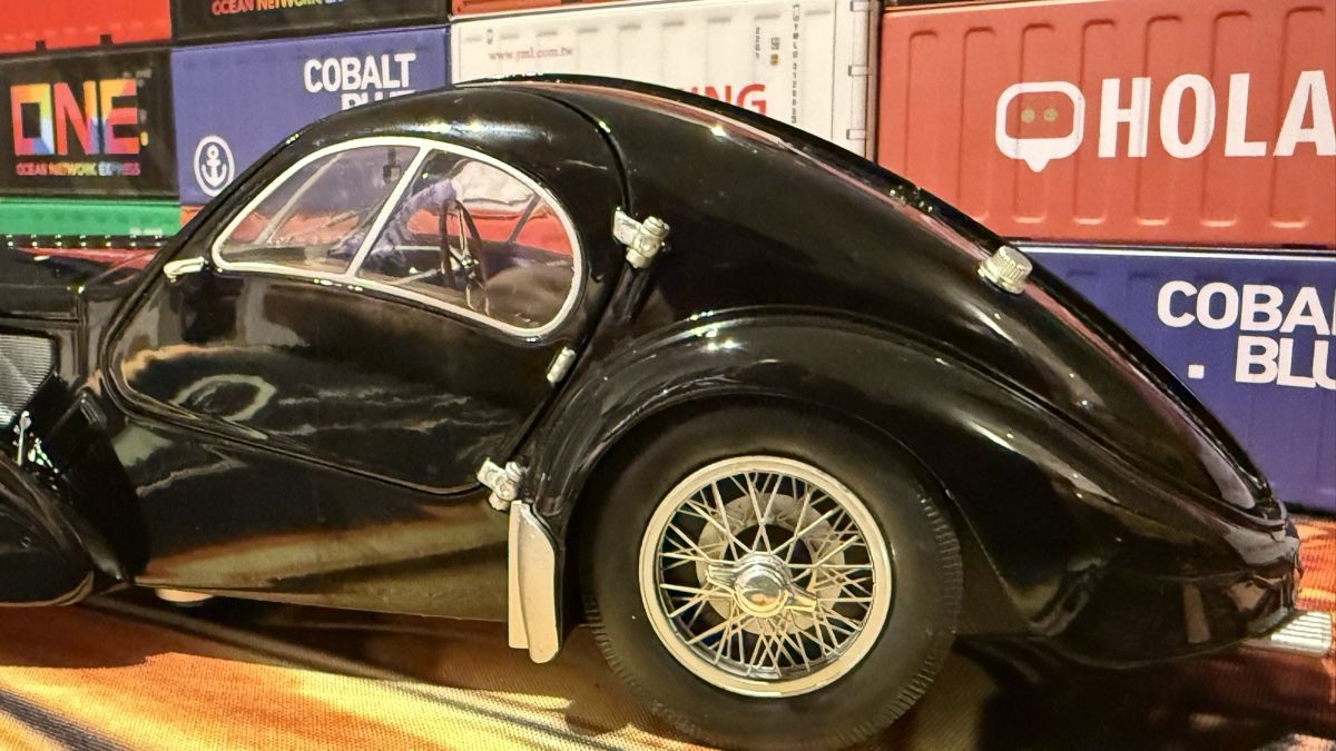 Bugatti Voitures modèles: Bugatti Type 57SC Atlantic M 1:18  – D'occasion à Basel par Zomeg 1
