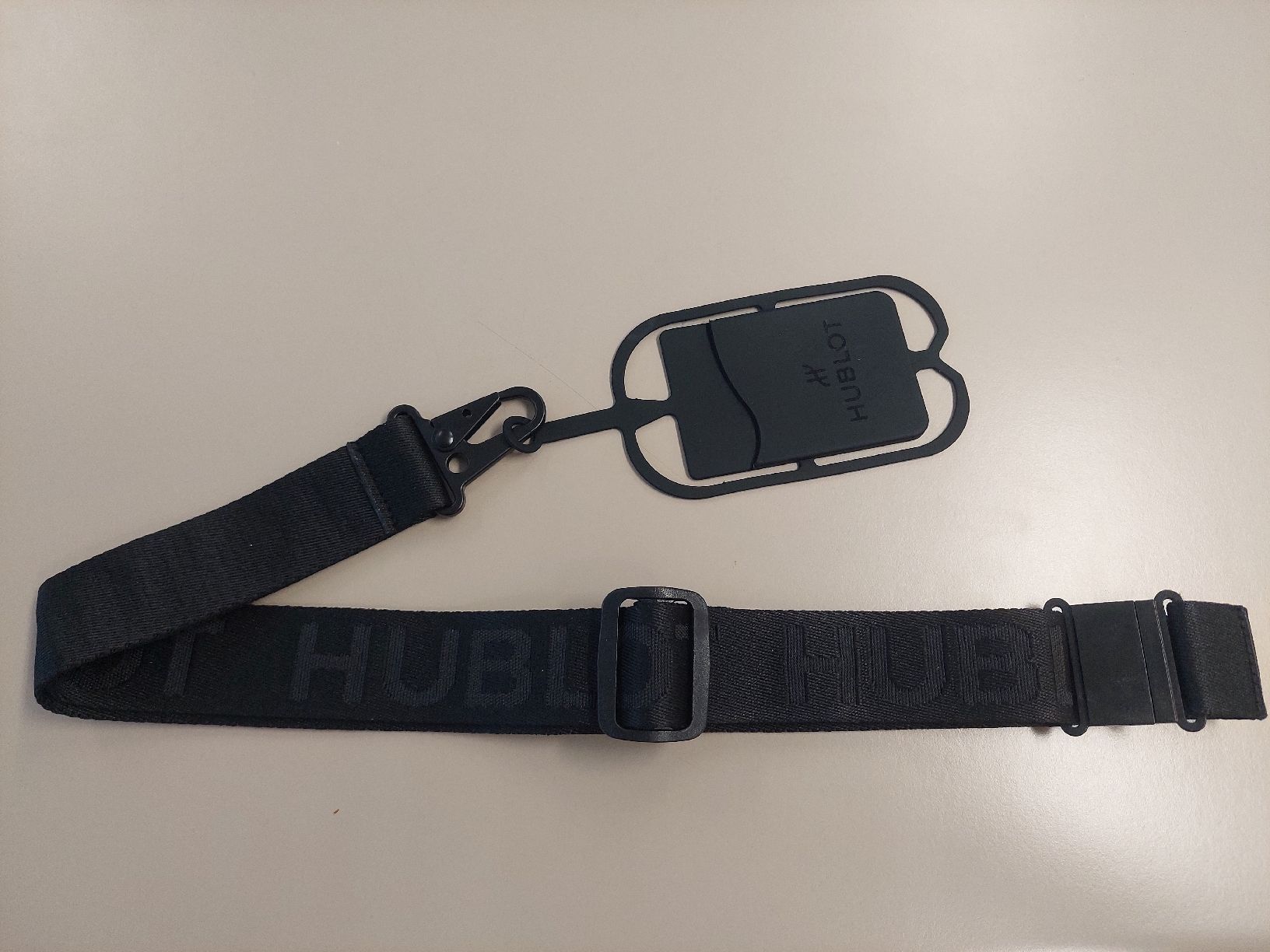 Fibbie per cinture: Koffergurt mit Kartenhalter von HUBLOT – Nuovo e nell'imballaggio originale da Zürich venduto da shimibene 2