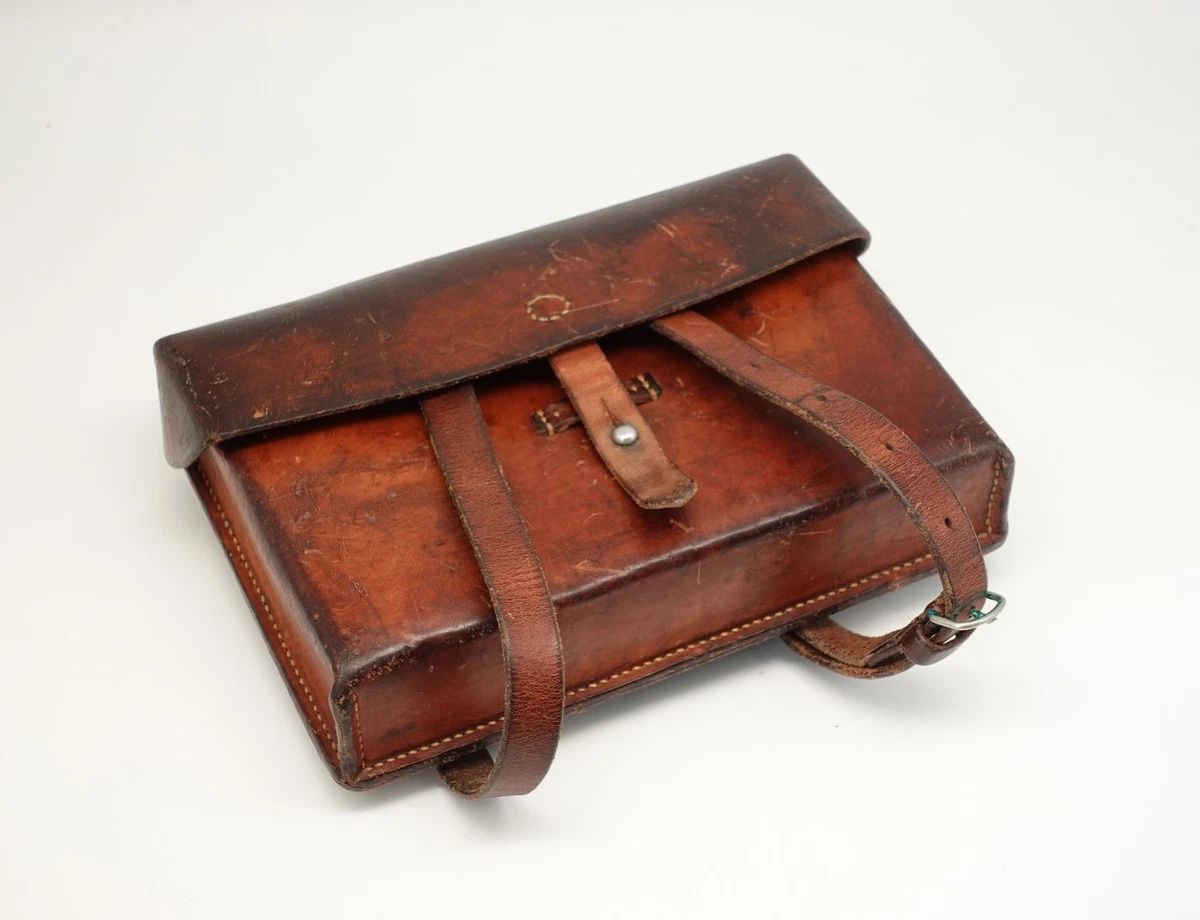 Schweizer Armee Taschen: Schweizer Offiziers-Kartentasche – Gebraucht aus Bussnang von Otter_4 1