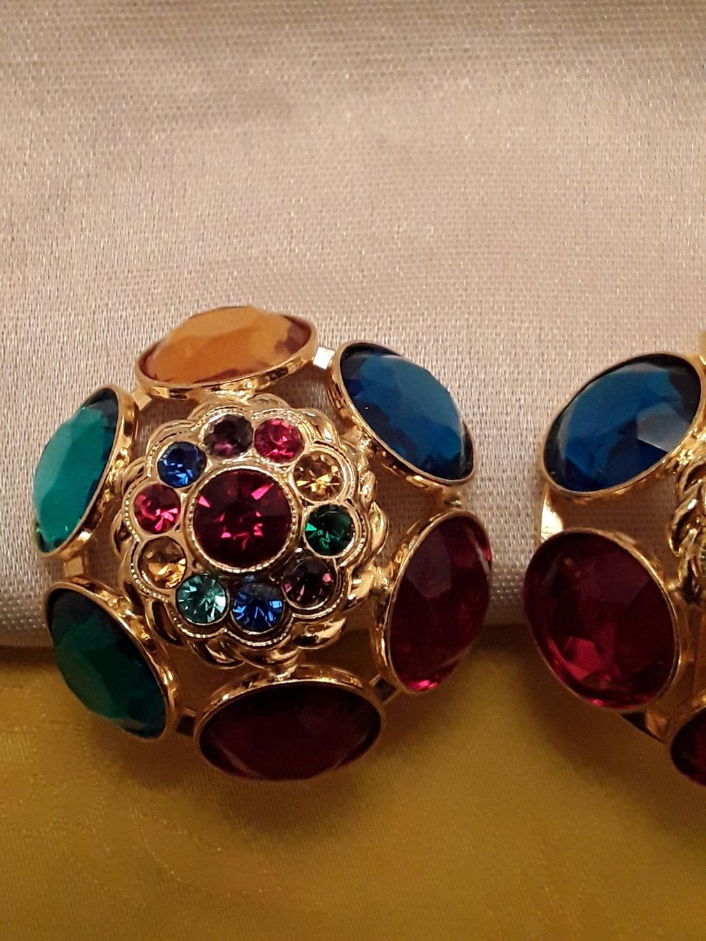 Ohrringe & -stecker: Vintage TOP Ohrclips 80er – Gebraucht aus Zürich von Aleick 7