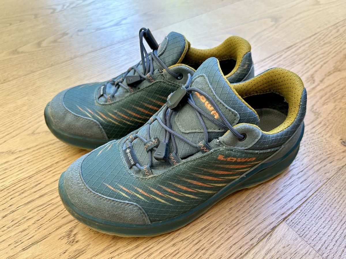 Lowa Schuhe für Jungen: Wanderschuhe Lowa Gr. 35 – Gebraucht aus Rothrist von szc_9dg5 1