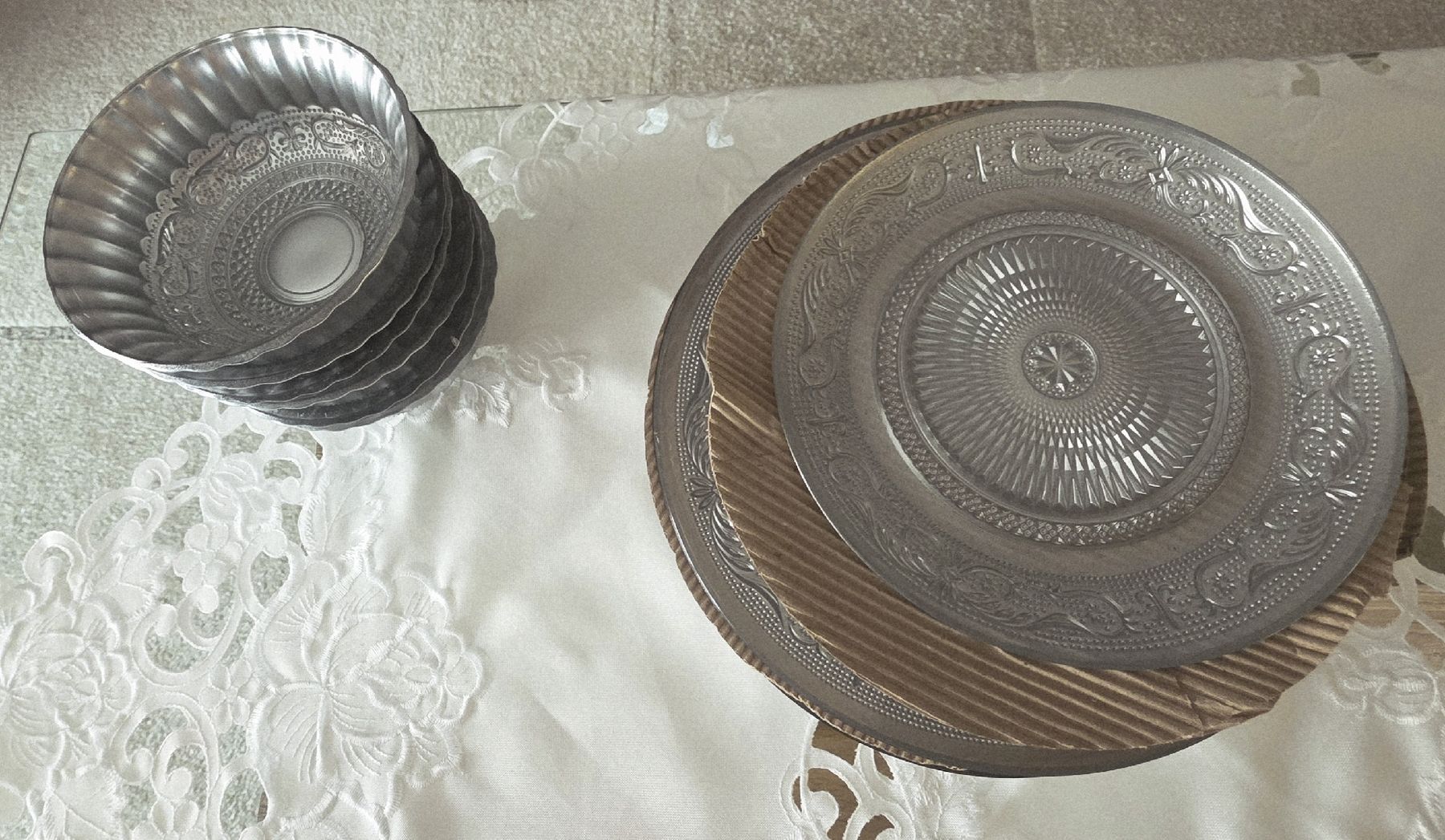 Set di piatti: Silbernes Glasgeschirrset – Nuovo (secondo la descrizione) da St. Pantaleon venduto da dor_5yzm 4
