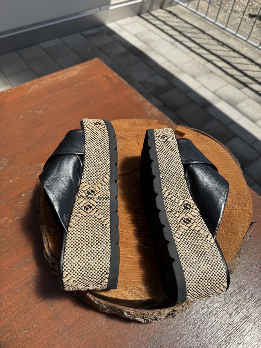 Marc Cain Damenschuhe: MARCCAIN Plateau Pantoletten schwarz echtleather Grösse 37 – Neu (gemäss Beschreibung) aus Wetzikon ZH von Jan_wojt 4