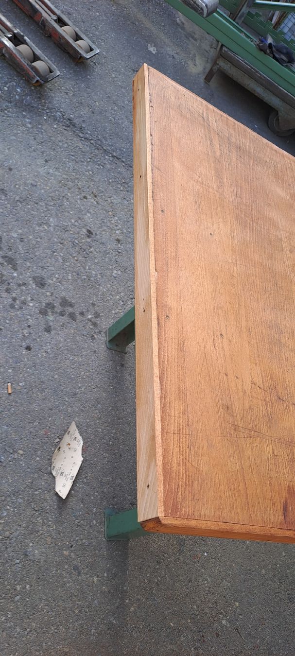 Lista Banchi da lavoro: Pos.1 Werkbank mit Gressel Schraubstock – Usato da Stetten AG venduto da Maschinenwarencenter 3
