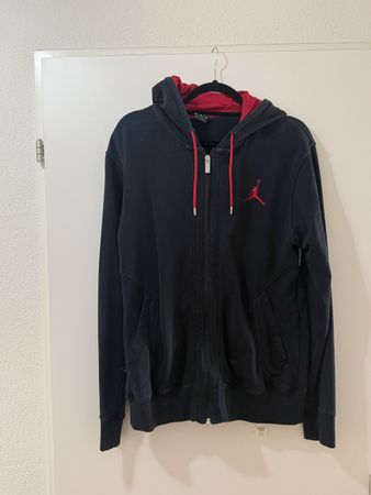Jordan Hoodie Gr. M Dunkelblau mit rotem Innenfutter, top Zu