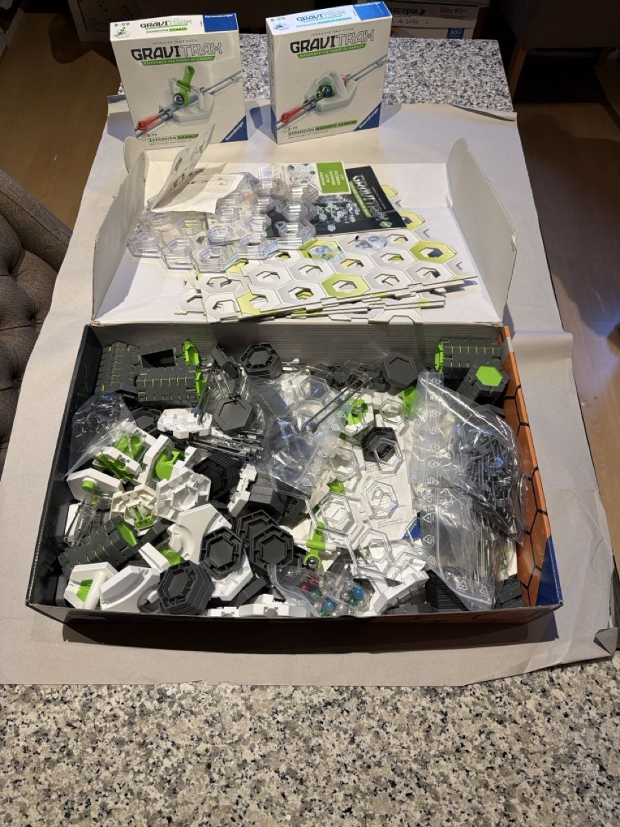 Ravensburger Kit di costruzioni: Gravitrax Extreme Starter-Set + 2 Erweiterungen – Usato da Rorbas venduto da Manues