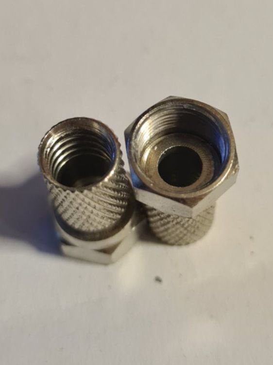 Componenti elettronici: Koaxial Stecker Sortiment mit dem blauem Behälter – Usato da Zürich venduto da Alibaba1234 6