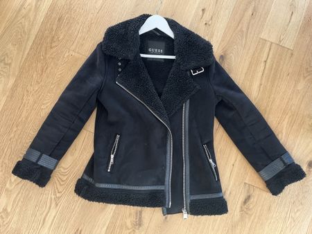 Guess Winterjacke Damen Gr. S schwarz Kunstfell