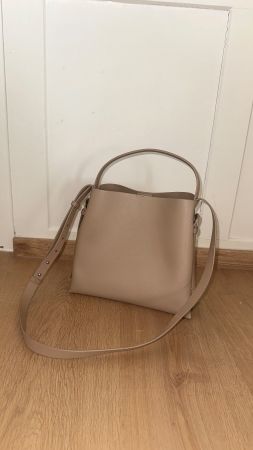 Stylishe beige Tasche