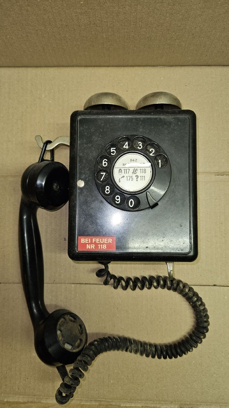 Tutte le decorazioni: Wandtelefon – Usato da Gränichen venduto da speedbroom