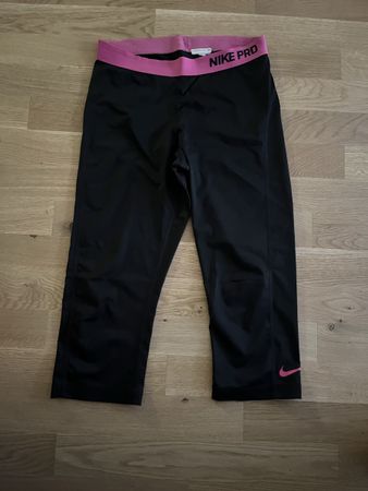 Damen Sporthose Nike Pro 3/4 schwarz pink