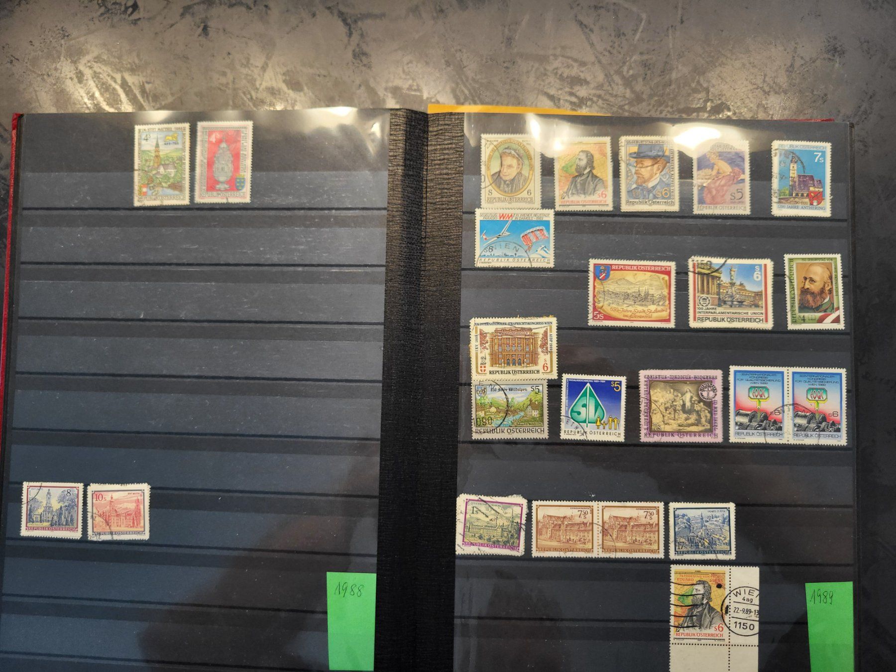 Alle Briefmarken: Sammlung Album - Oesterreich – Gebraucht aus Rümlang von Turrin 5