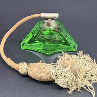 Vaporisateur à parfum Art déco en verre vert