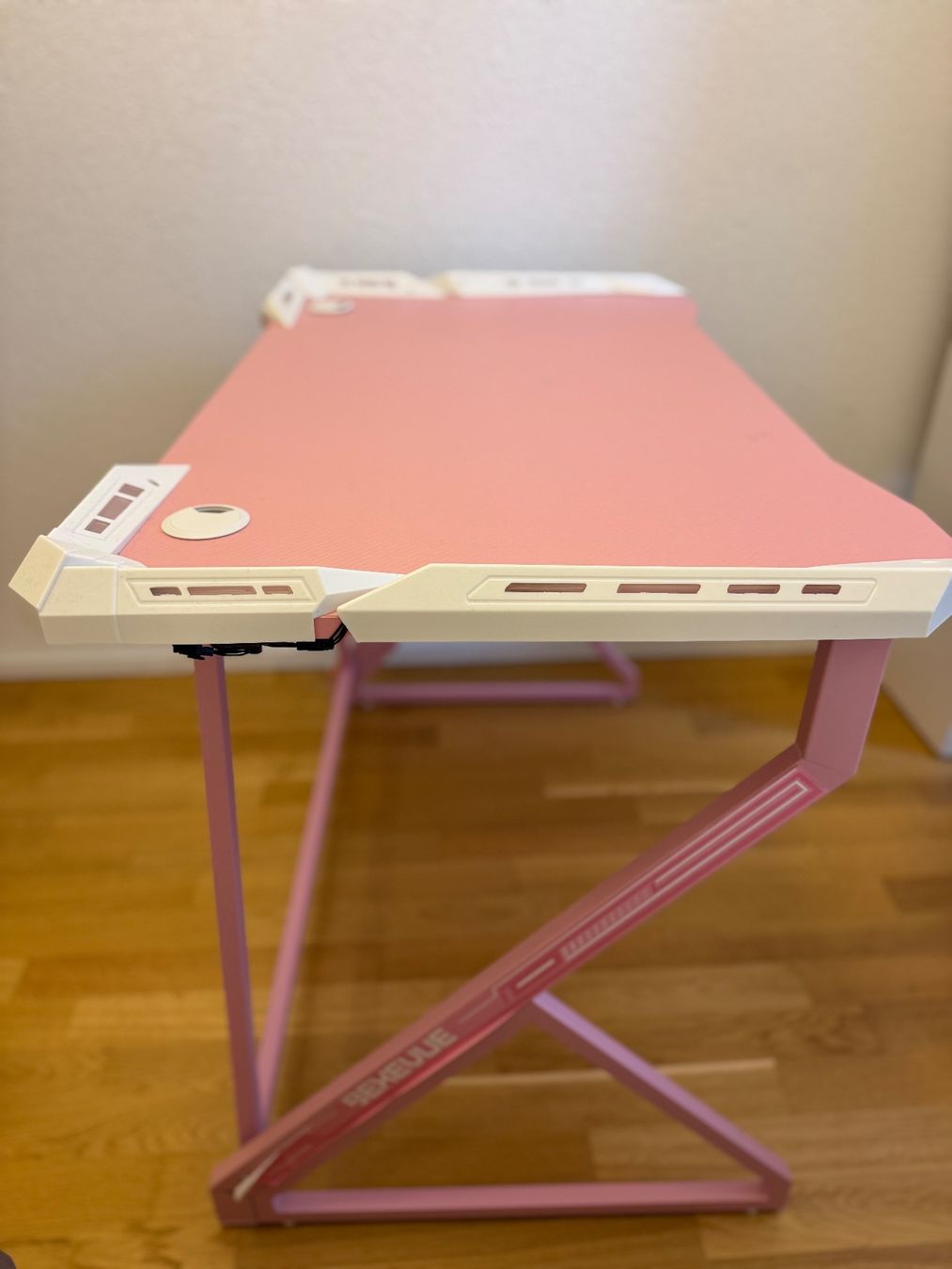 Schreibtische: Bureau gaming rose – Gebraucht aus Châtelaine von sof_zlw7 2