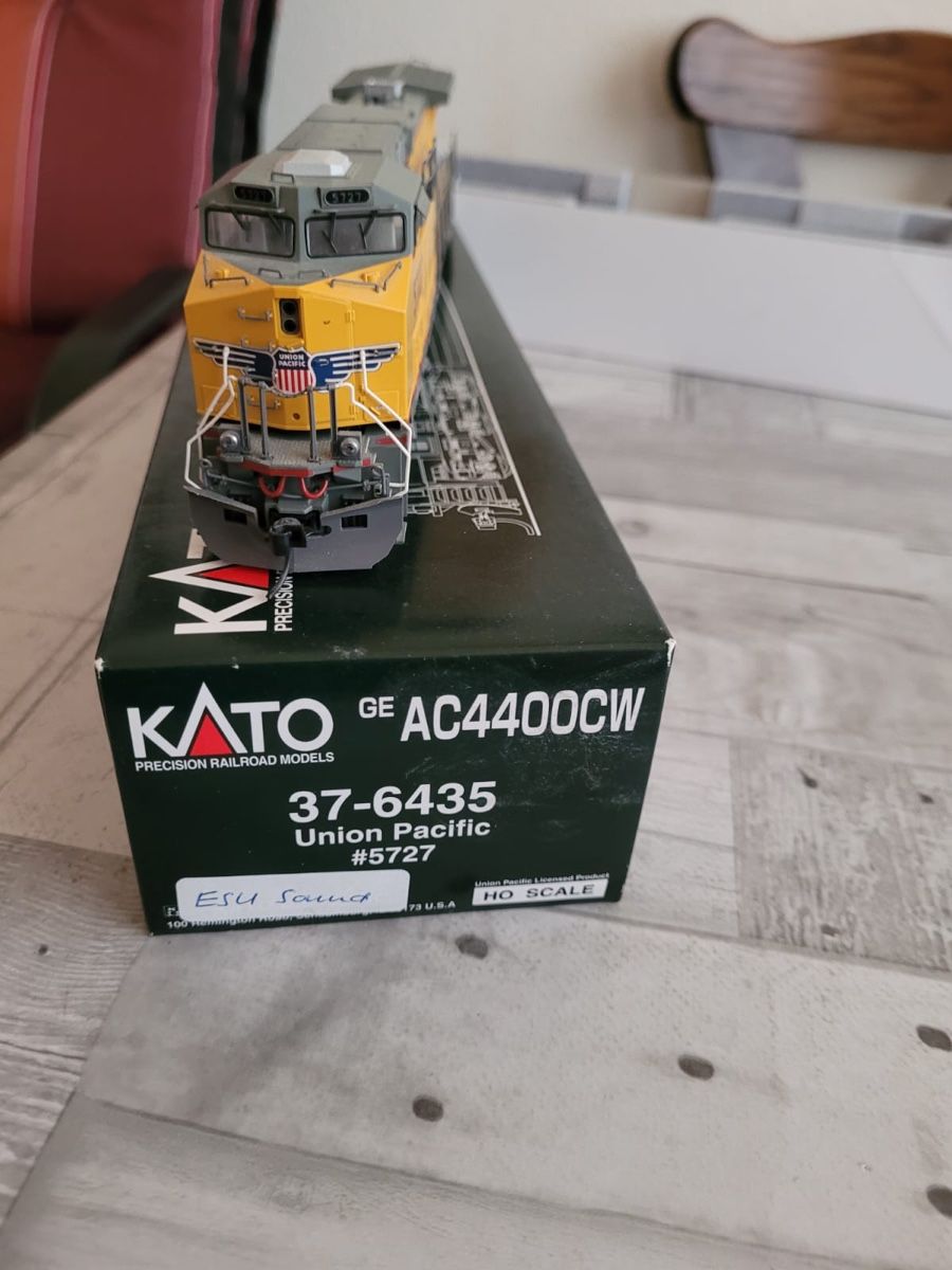 Kato Modellini di ferrovie: KATO Diesellok H0 digital – Usato da Steffisburg venduto da susello