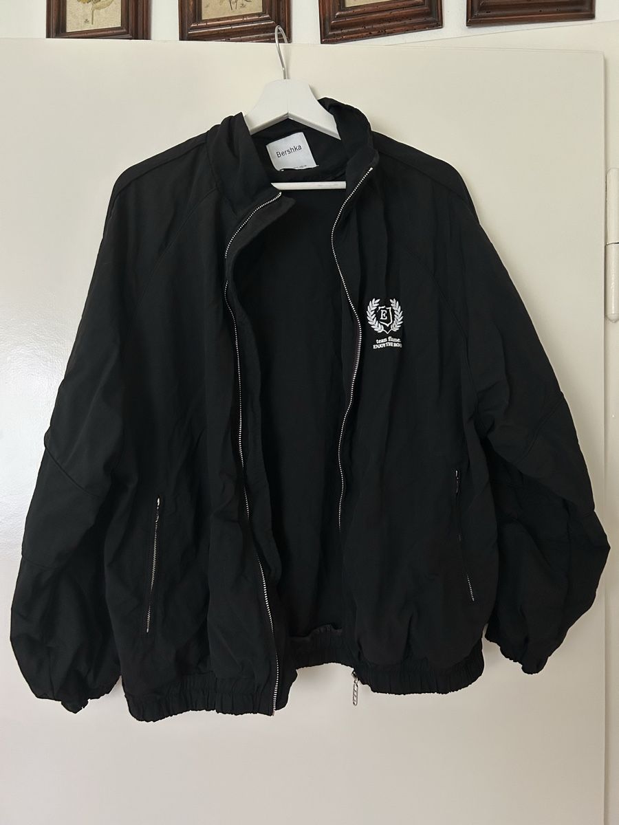 Bershka Giacche: Supercoole Bomberjacke von Bershka  – Usato da Luzern venduto da leo_dp2d