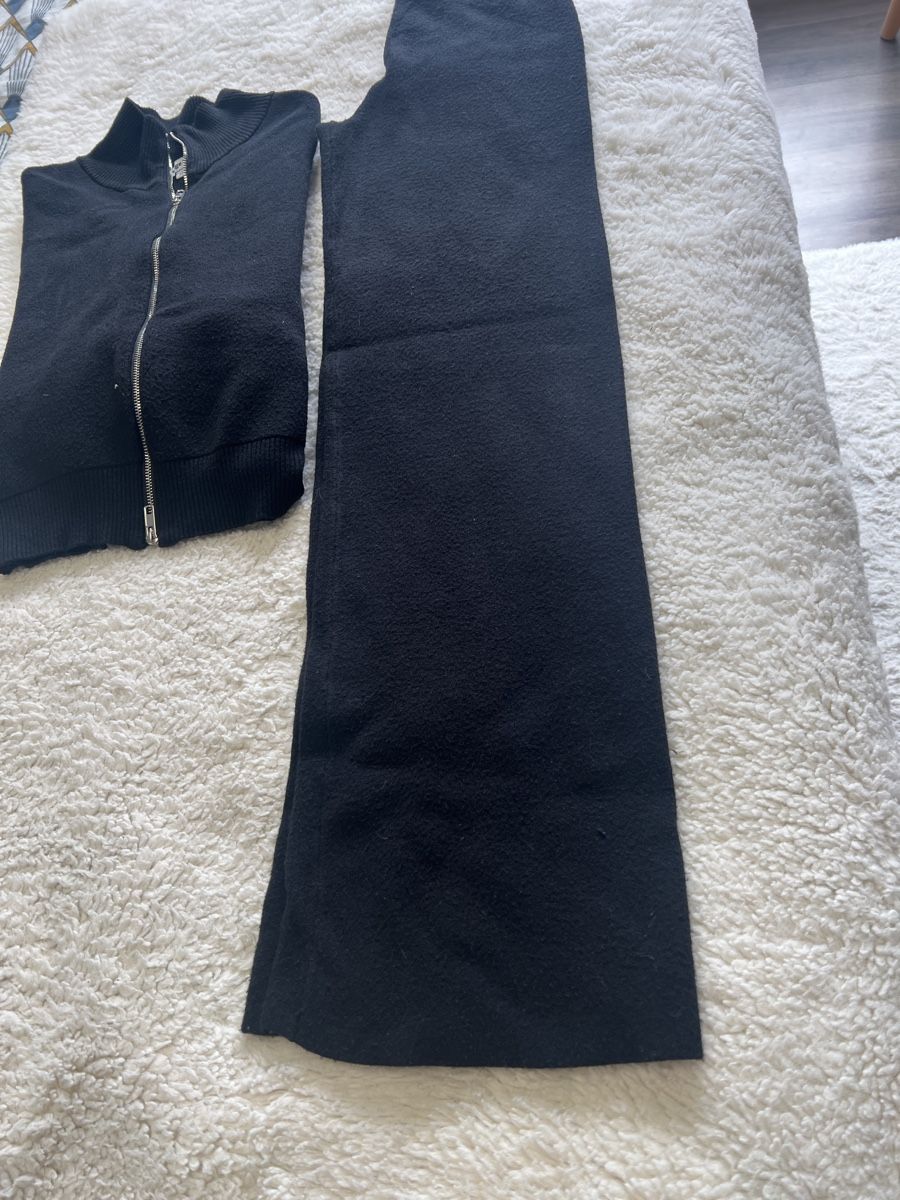 Kleiderpakete: Ensemble noir, taille pantalon XS veste L – Gebraucht aus Chenens von anasantos90 1